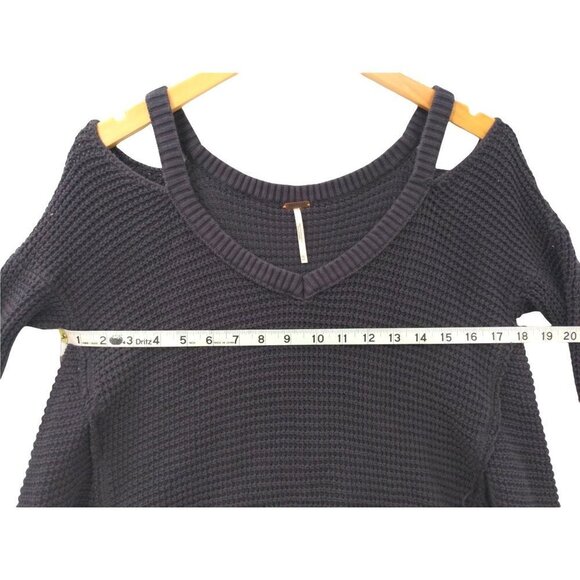 Free People Waffle Knit Cold Shoulder Sweater Gray Asymmetrical Pullover XS - Picture 9 of 10